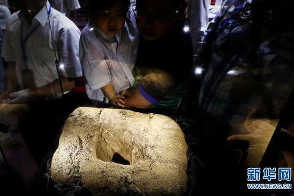 信用卡社區(qū)論壇哪個好_我真不是馬后炮，早就說了張頌文是“假火”，一個人扛不動票房了