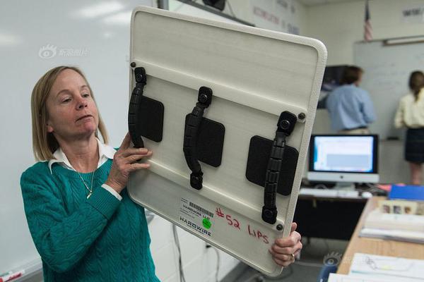 手機(jī)怎么連接上電腦的梯子_時(shí)習(xí)之｜習(xí)近平推動(dòng)構(gòu)建網(wǎng)絡(luò)空間命運(yùn)共同體