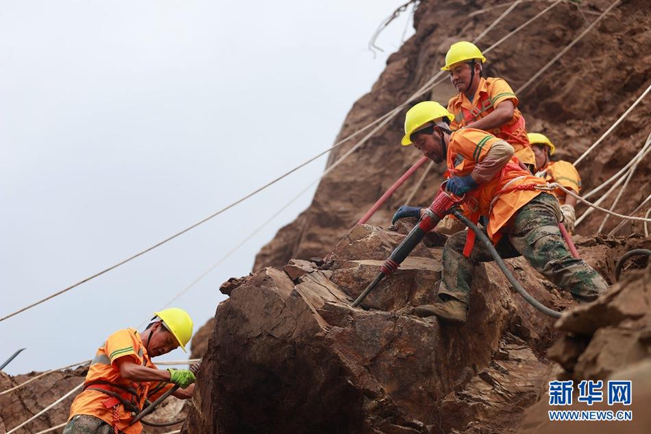 易優(yōu)cms去掉版權(quán)_《中國匠人——錦繡中國》即日上線：解讀千年絲線的東方美學(xué)密碼