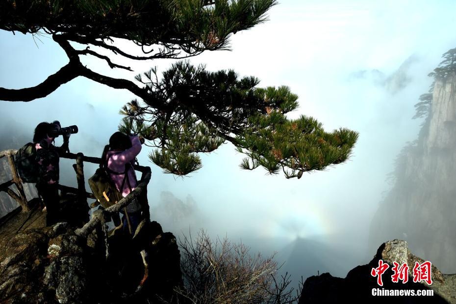 各地?cái)?shù)措并舉“戰(zhàn)”寒潮 多部門(mén)聯(lián)動(dòng)保通保暢保民生