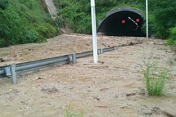 mysql是什么_委內(nèi)瑞拉出動(dòng)3架F-16戰(zhàn)機(jī)攔截