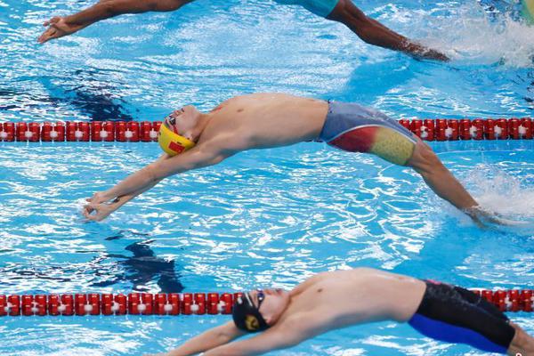 vultr服務(wù)器安裝啥dowsocks腳本_任上呼吁人民“拿鐵鍬”參戰(zhàn) 烏前外長:不會自愿入伍