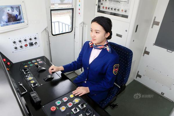 退款詐騙分析詐騙套路_女人年紀(jì)大了怎么穿？試試：衣選長(zhǎng)、鞋帶跟，會(huì)疊穿，才優(yōu)雅