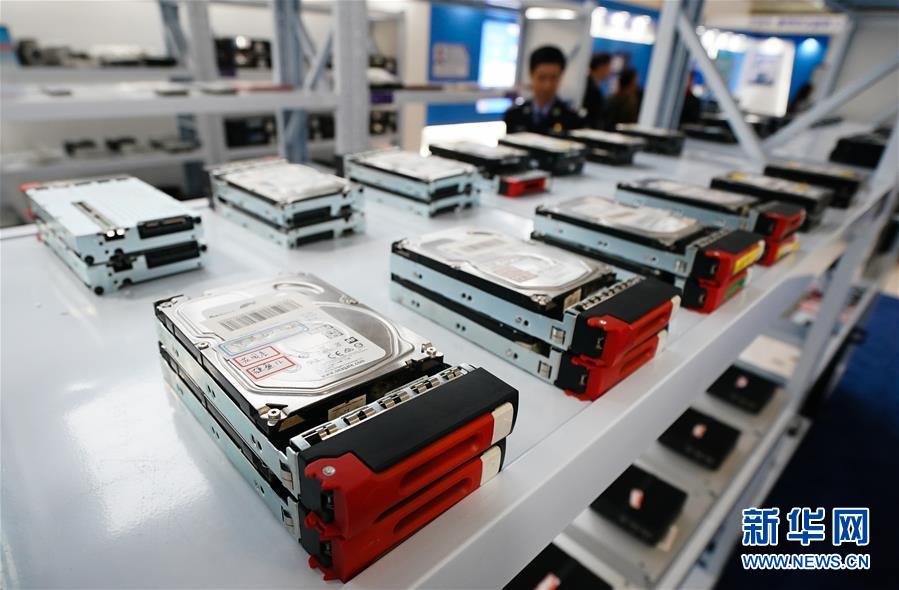 動(dòng)態(tài)網(wǎng)站和靜態(tài)網(wǎng)站有什么區(qū)別_西安一公園相親展板上現(xiàn)演員楊洋照片，平臺(tái)回應(yīng)