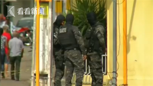 免費國外視頻素材下載_鳳姐懟周立波一文不值、沒文化！