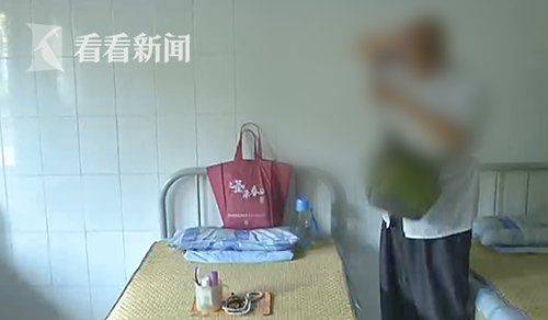 怎么招人過來面試_燒烤店男子醉酒與同伴發(fā)生口角，怒摔多個酒瓶，老板你在摔我揍你