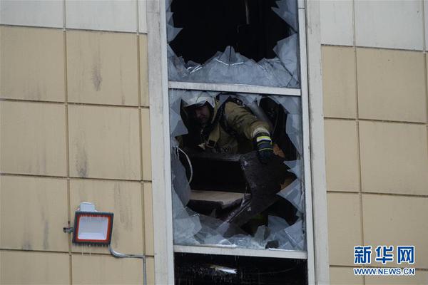 個(gè)人網(wǎng)站制作教程_軍國(guó)主義幽靈的“撬棺人”｜新漫評(píng)