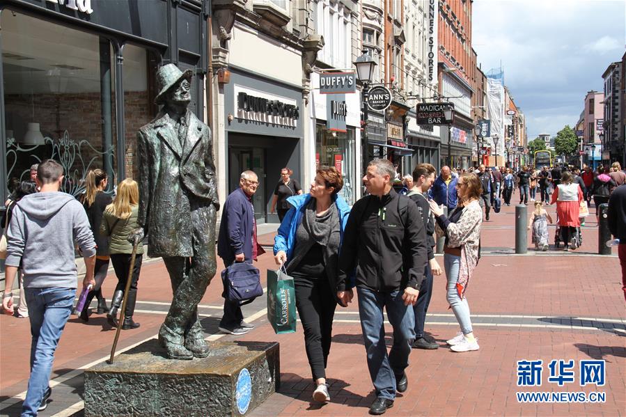 制作一個(gè)自己的網(wǎng)頁網(wǎng)站有哪些_小區(qū)崗?fù)けO(jiān)控“全黑”居民心慌 居委：“美麗家園”改造后才能“復(fù)明”