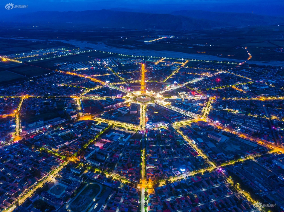 xb20小白網(wǎng)_印度靛藍(lán)航空取消數(shù)千架次航班 大量乘客滯留