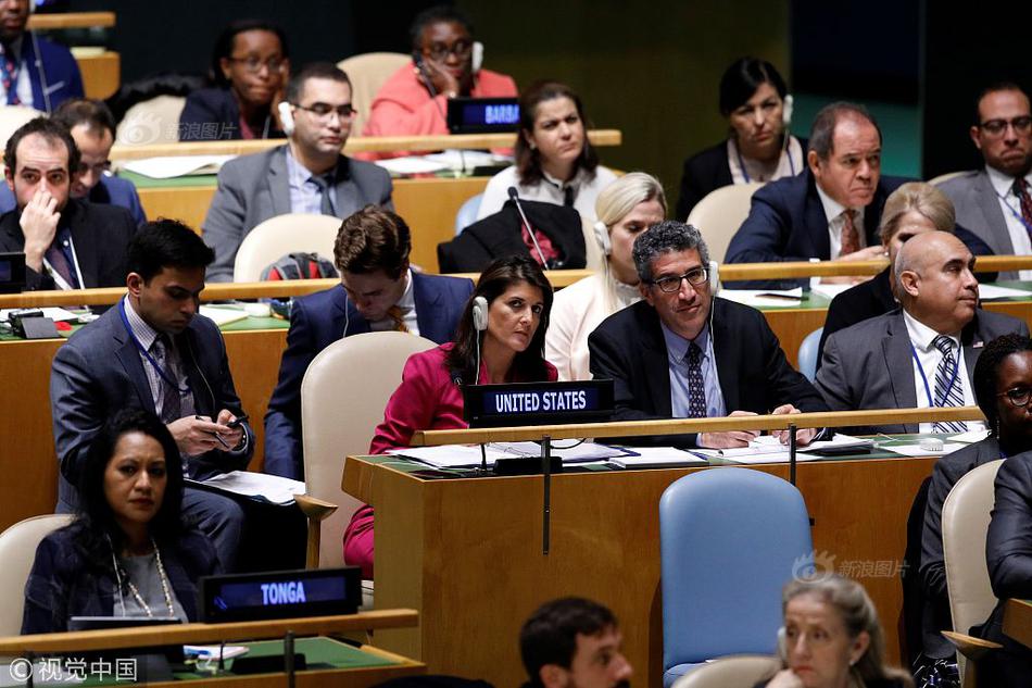 被蟲(chóng)子鉆入屁股內(nèi)附體_查洛巴：我身背黃牌所以教練讓我下場(chǎng)；阿昌龐踢得非常好