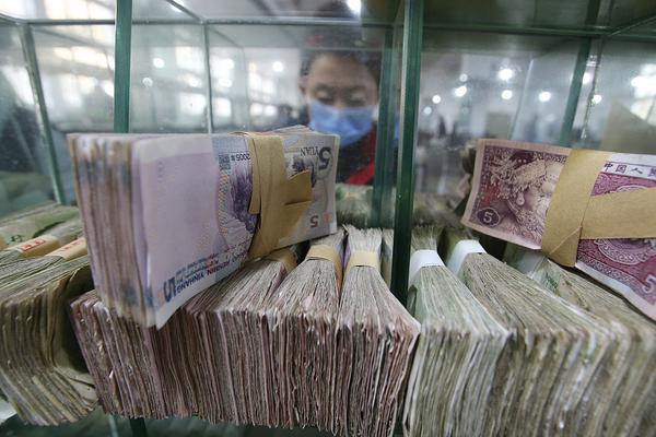 單片機(jī)軟件工程師有35歲中年危機(jī)嗎_駕車必知：駕駛員輔助系統(tǒng)—汽車安全技術(shù)的終極指南