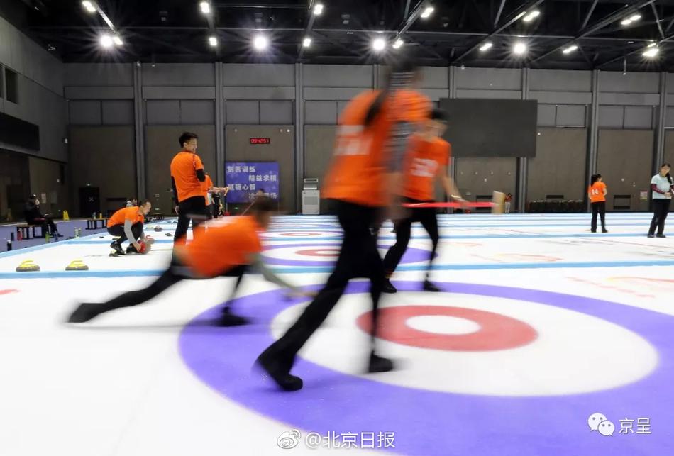 swf素材庫_Cos界的寶藏女孩，扮演起《英雄聯(lián)盟》阿貍楚楚動(dòng)人