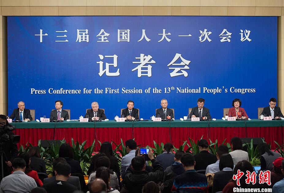 中央網(wǎng)信辦官網(wǎng)組織架構(gòu)_喜娜AI速遞：今日財經(jīng)熱點要聞回顧｜2025年12月10日