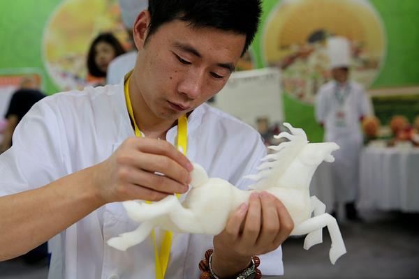 青春華章｜人民網(wǎng)評：讓藍色大海成為金色聚寶盆