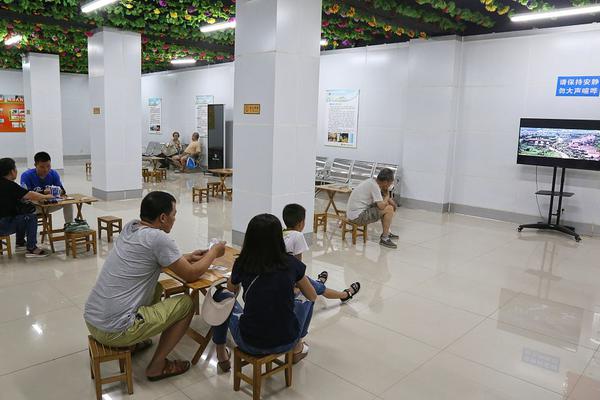 近五年國內(nèi)外個人信息泄漏事件_奔馳與Momenta推出基于S級轎車的自動駕駛出租車服務(wù)