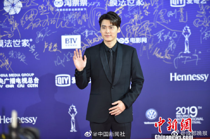 媒體人：阿奇姆彭很職業(yè)、不惹事，配得上在中超掙得每一分錢