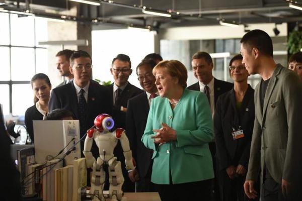 小旋風支持上傳_他把云山霧海畫活了，堪稱一絕！