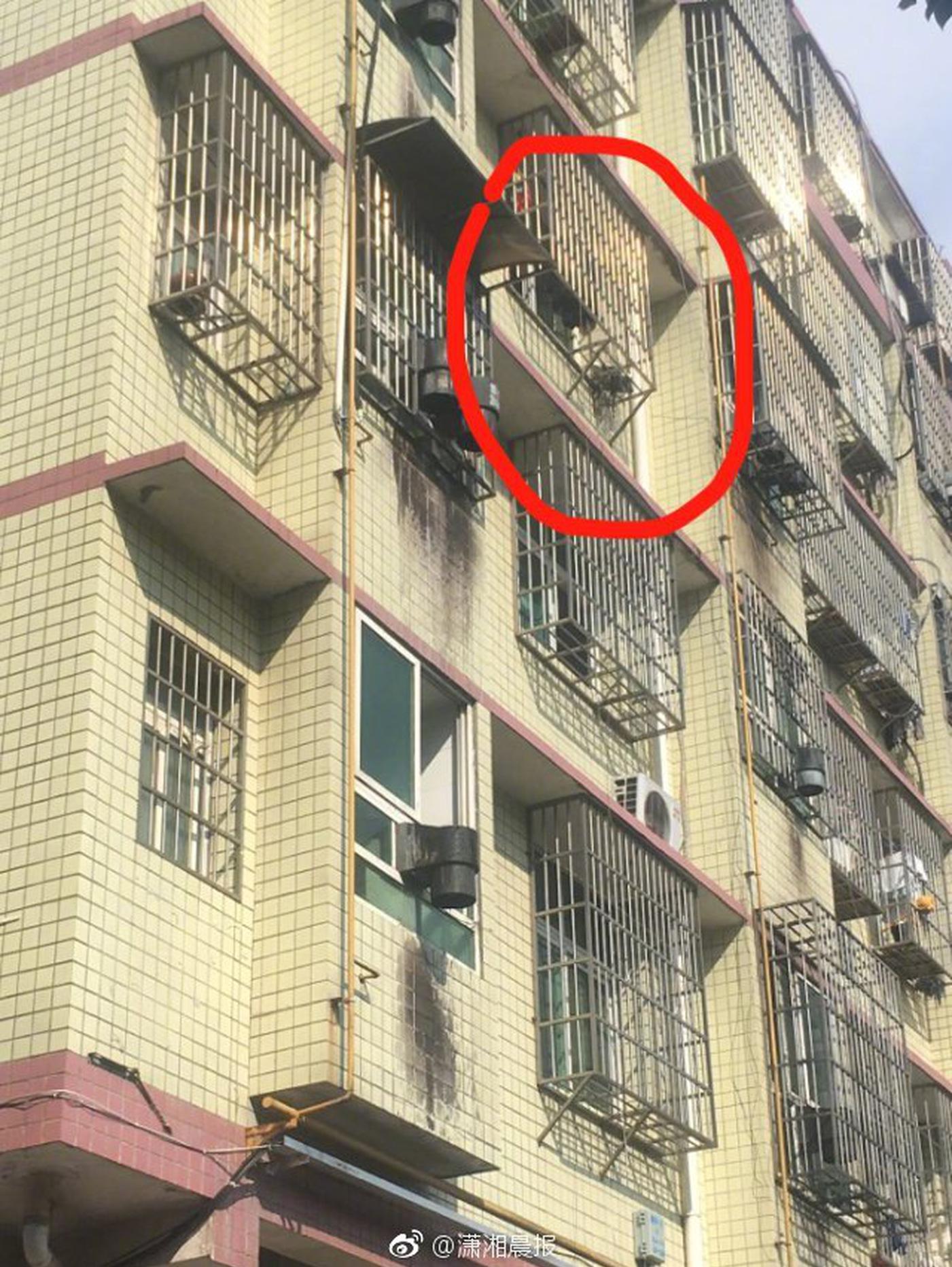 營(yíng)銷(xiāo)騙局套路思維導(dǎo)圖簡(jiǎn)單_女人年紀(jì)大了怎么穿？衣選長(zhǎng)、鞋帶跟，會(huì)疊穿，優(yōu)雅有范兒