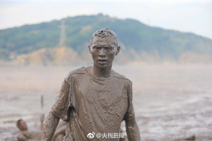 服務(wù)器遇到內(nèi)部錯(cuò)誤_何穗陳偉霆隔空搭老錢風(fēng)，甜蜜示愛笑意滿