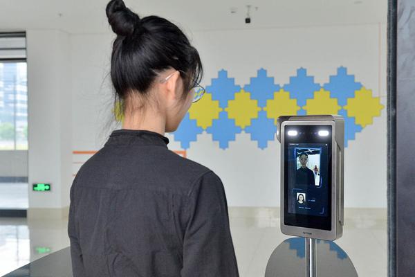 網(wǎng)頁header圖片_開辟產(chǎn)業(yè)發(fā)展新領(lǐng)域新賽道