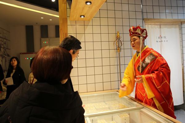 國內(nèi)高端網(wǎng)站建設(shè)公司推薦_華誼兄弟：公司債務(wù)逾期5250萬元，擬逐步退出和處置部分資產(chǎn)