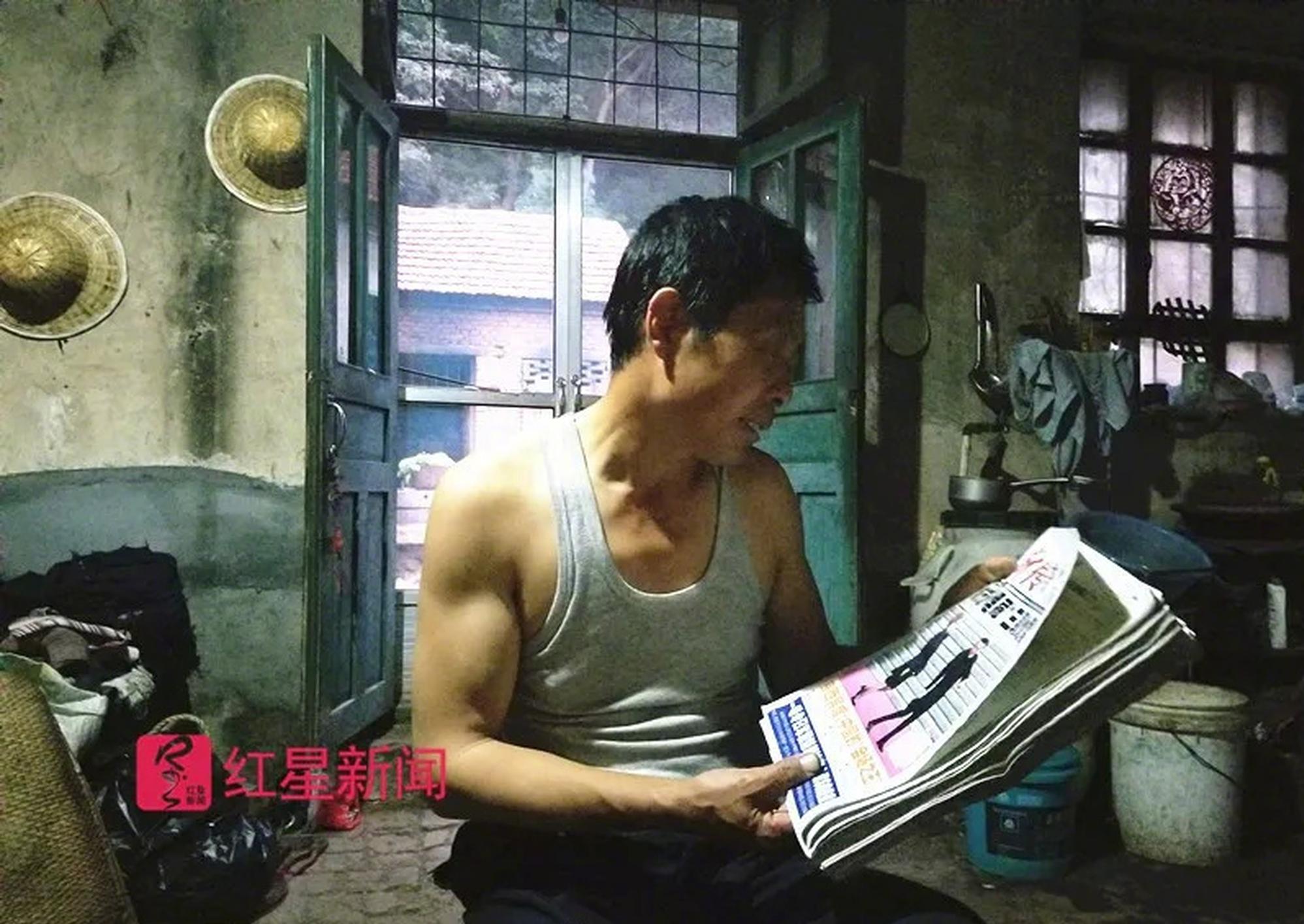 國(guó)外看廣告賺美金_軍國(guó)主義幽靈的“撬棺人”｜新漫評(píng)