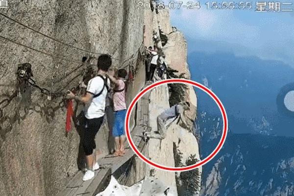 web課程設(shè)計(jì)參考文獻(xiàn)_26款帕拉梅拉狂降40萬(wàn)！保時(shí)捷低頭，豪車(chē)信仰崩了？