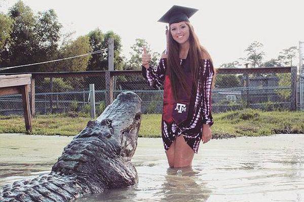 如何把垃圾箱刪除的找回來(lái)免會(huì)員_法國(guó)藝術(shù)家貝納維內(nèi)紀(jì)念雕塑捐贈(zèng)儀式在北京舉行