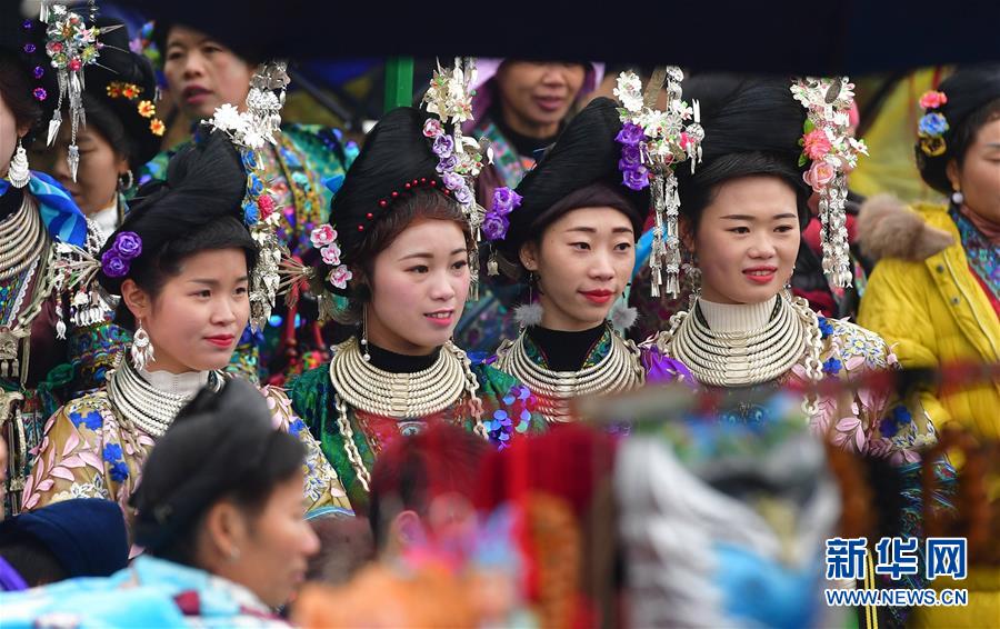 政府信息公開(kāi)網(wǎng)查詢(xún)系統(tǒng)_小區(qū)崗?fù)けO(jiān)控“全黑”居民心慌 居委：“美麗家園”改造后才能“復(fù)明”