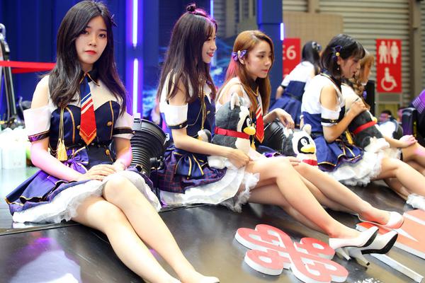 一個(gè)女人，如此回你消息，就是心里沒有你