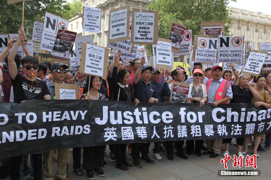 老人的黑帽子_為何國(guó)內(nèi)外游客紛至沓來(lái)？外媒記者體驗(yàn)后發(fā)現(xiàn)了原因