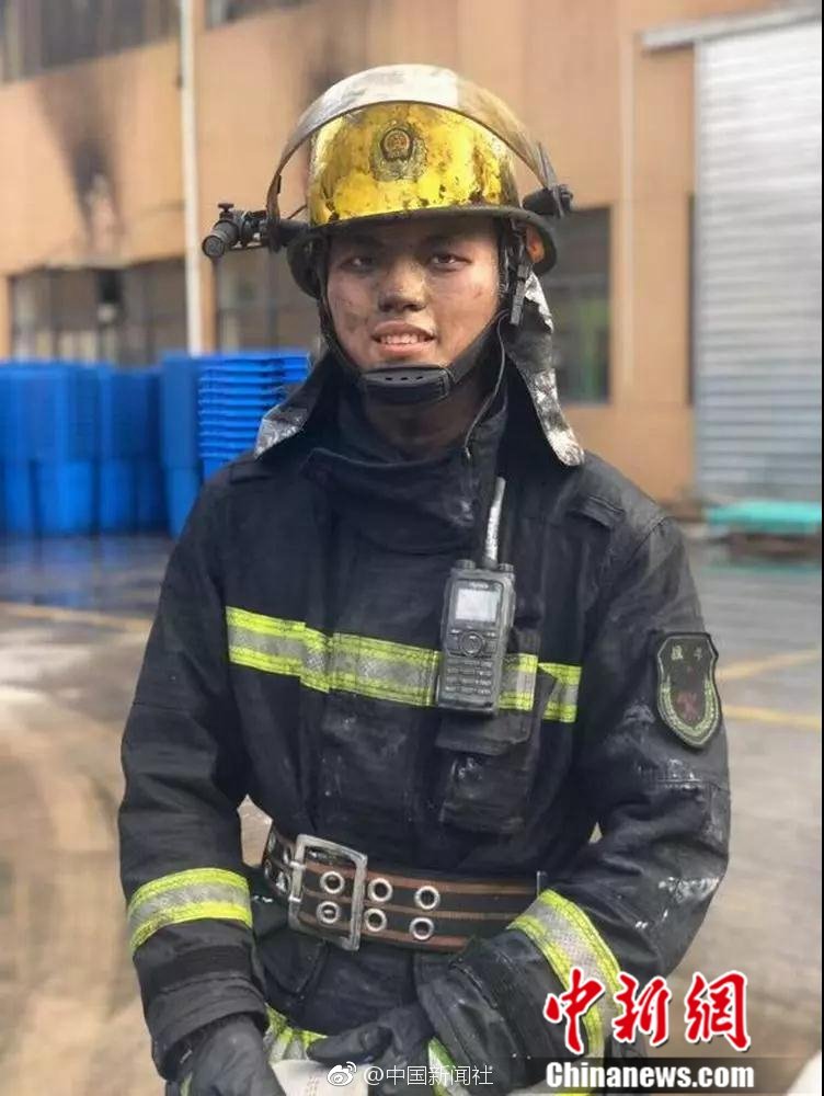 帽子鏡片的優(yōu)缺點(diǎn)_貴陽阿哈湖水庫山清水秀