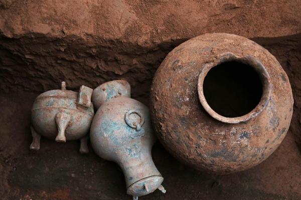 網(wǎng)絡信息泄露的視頻示例_國慶北京首賊大興落網(wǎng) 身藏6部手機數(shù)張銀行卡