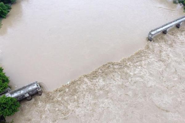 icon圖標在線生成器_《自然》評出年度十大科學人物 梁文鋒和杜夢然入選