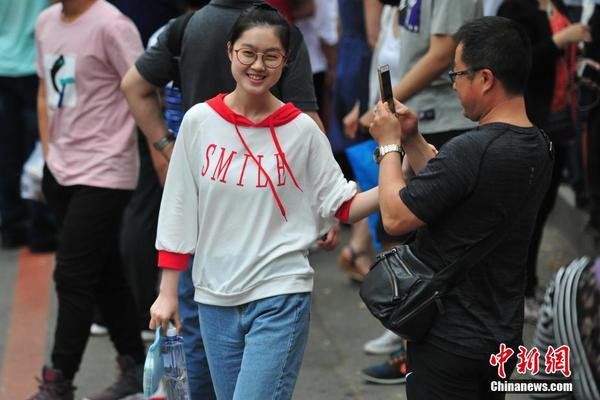 JQ_大師畫喜鵲，抬頭見喜