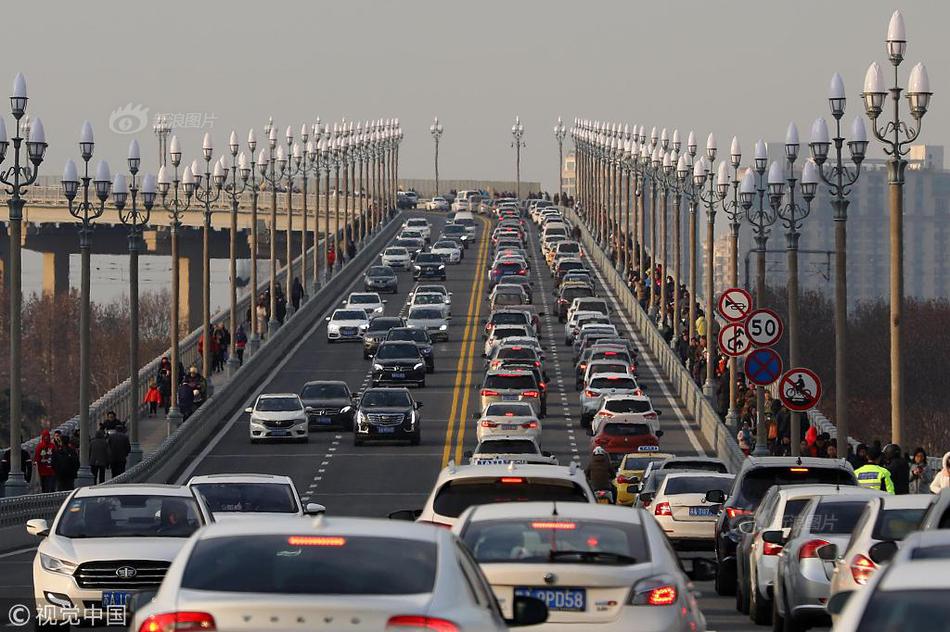 大數(shù)據(jù)揭示外媒眼中的中國(guó)經(jīng)濟(jì)關(guān)鍵詞