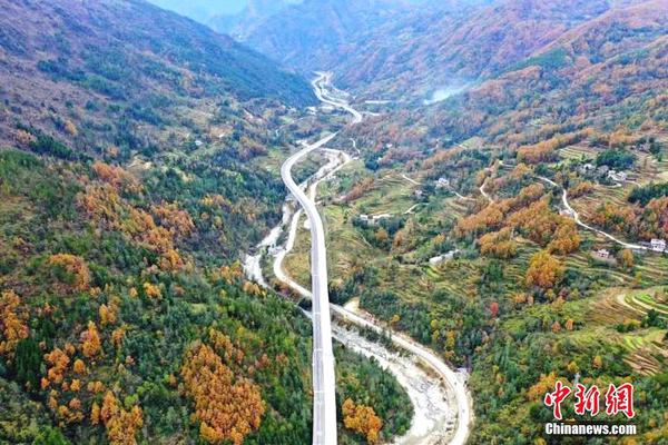 網(wǎng)頁(yè)制作實(shí)訓(xùn)報(bào)告_自貢恐龍博物館研學(xué)課程“穿越侏羅紀(jì)·恐龍奇妙夜”喜摘省級(jí)金獎(jiǎng)