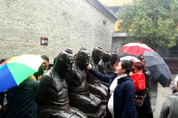 蘋果手機安卓系統(tǒng)模擬器哪個好用_4招拍出贊爆朋友圈照片