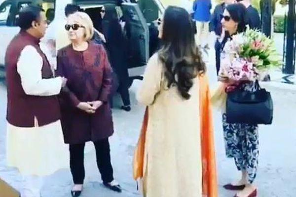 黑色蜘蛛緊身衣_市郊鐵路S2線高峰日每天增至18對(duì)