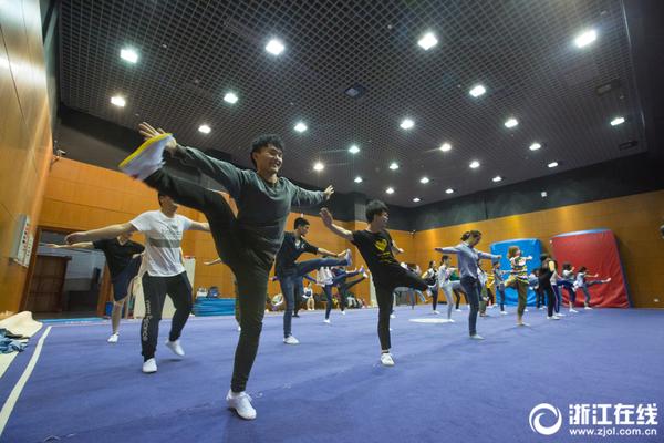 怎么提取flash網(wǎng)頁游戲的swf_場均16.1分被質(zhì)疑低迷！美記暗示詹皇轉(zhuǎn)型成功 追夢挺他比喬丹強(qiáng)