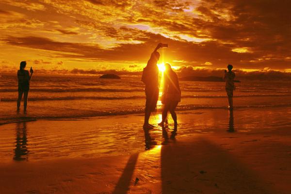 什么是中間件軟件_【8點(diǎn)見】廣東汕頭一住宅發(fā)生火災(zāi)，致8死4傷