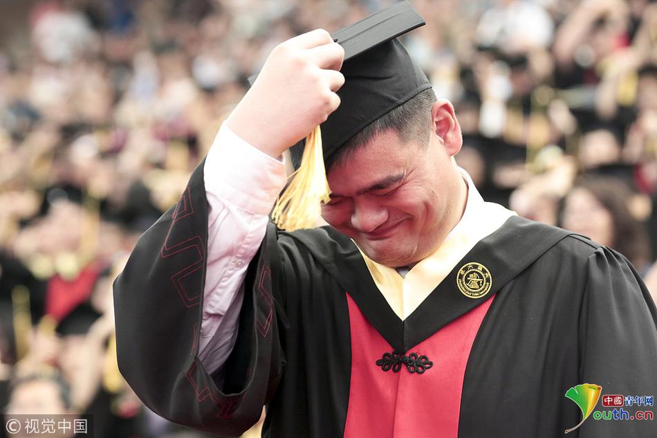 跨路安全性評(píng)價(jià)_楊冪化身冬日雪地少女 穿短裙秀白嫩大長(zhǎng)腿