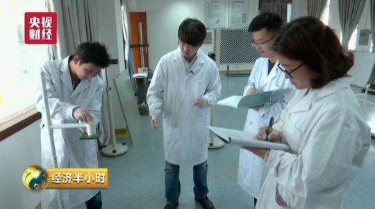 php高級教程pdf_英超：曼聯(lián)4-1副班長升至第6！B費2球1助，姆伯莫芒特破門