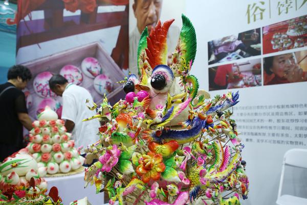 抖音小帽說娛樂_英超：曼聯(lián)客場4-1狼隊(duì)升第6 B費(fèi)2射1傳