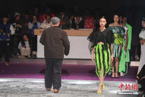 響應(yīng)式外貿(mào)英文網(wǎng)站帝國(guó)cms模板源碼_德凱特拉雷自信滿滿：亞特蘭大狀態(tài)正佳