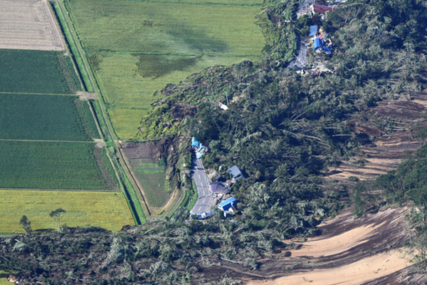 倒賣抗原檢測(cè)劑在中國(guó)犯法嗎_今日國(guó)際國(guó)內(nèi)財(cái)經(jīng)新聞精華摘要｜2025年12月10日