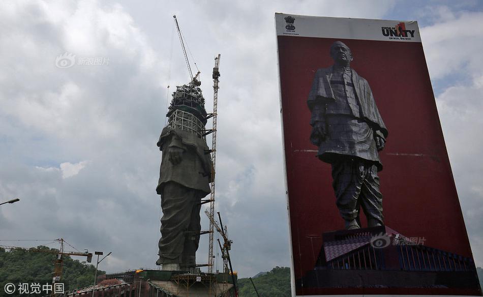 HCLAppScan Standard官網(wǎng)_在萬(wàn)物蕭瑟的秋冬，用一條彩色圍巾點(diǎn)亮一整天