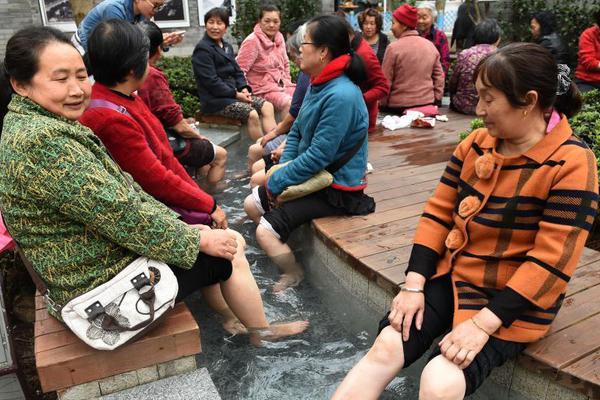 被詐騙的錢立即報案了錢追回的概率_何穗陳偉霆隔空搭老錢風(fēng)，甜蜜示愛笑意滿