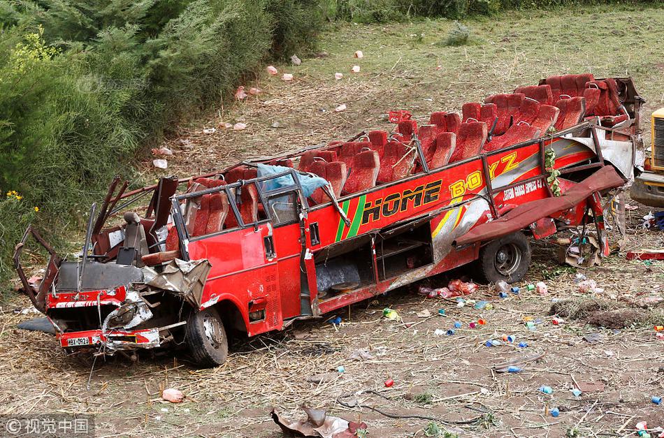 代碼分析工具在線_女子在水匯洗澡被老阿姨偷拍 對方手機(jī)里有多人裸照