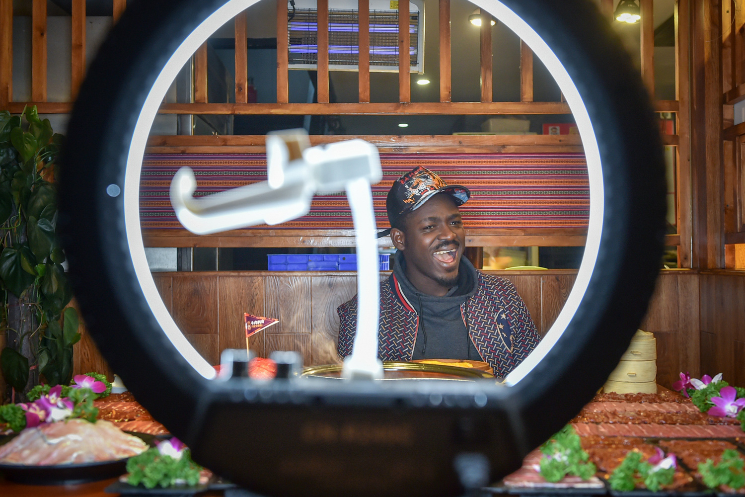 電量運(yùn)營(yíng)分析報(bào)告模板_中年男子豪攬4億彩票巨獎(jiǎng) 老父親竟以為遭詐騙